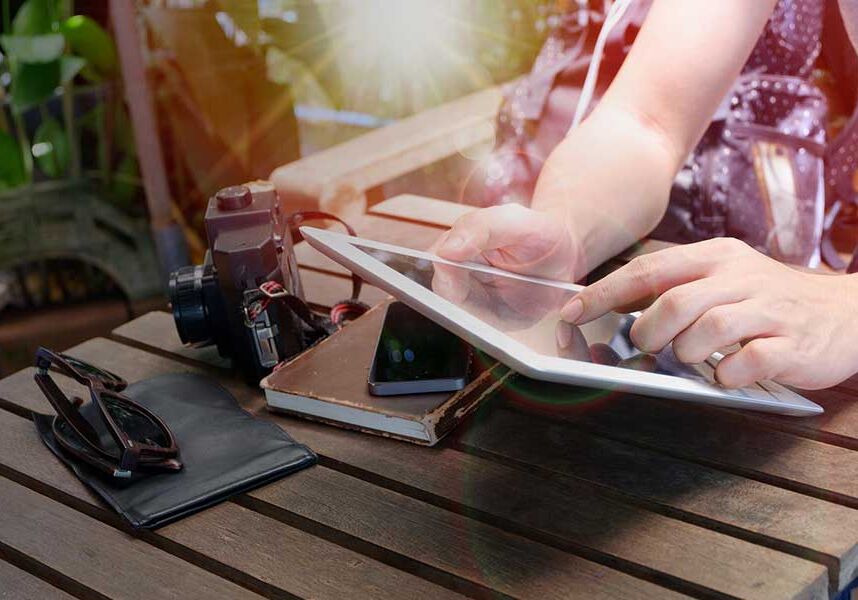 features Responsive Design.